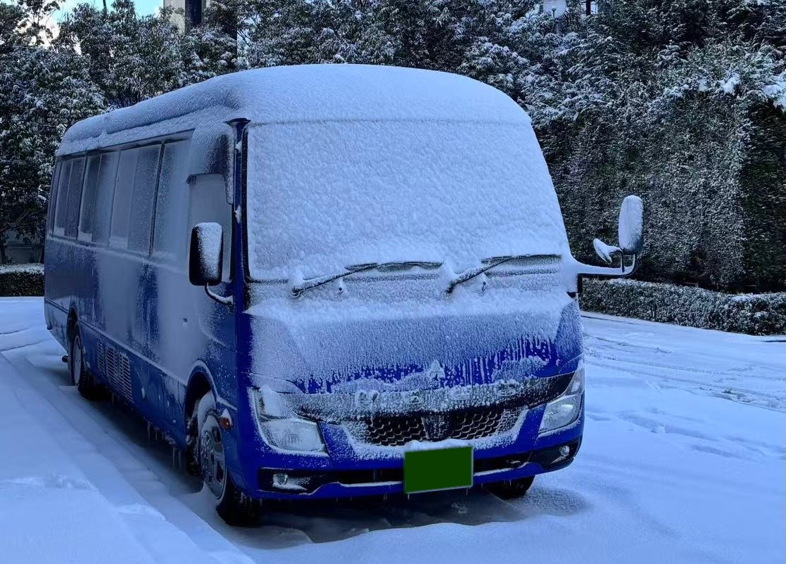 18-seat microbus airport group transfer